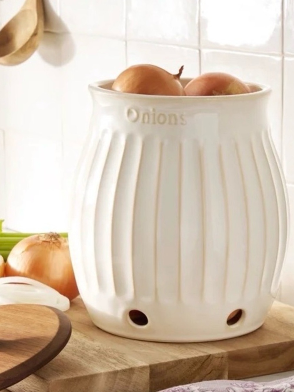 🌸 New Pioneer Woman Colette Onion Vegetable Keeper Canister White Linen, Qty 1
